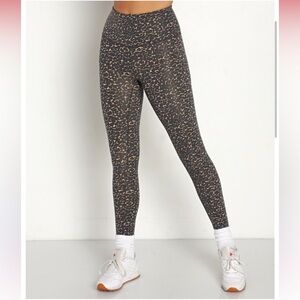 Varley
Lets Move High 25" Legging Cluster Leopard
